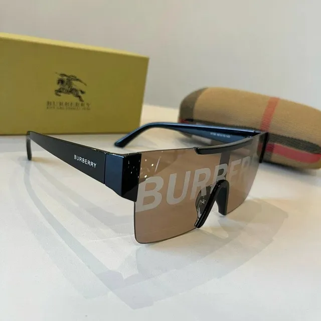 Burberry Shield Sunglasses Logo Lens