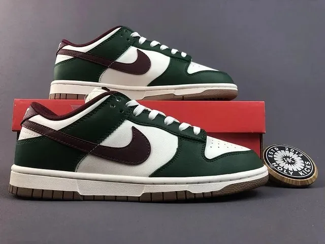 Nike Dunk Low Pine Green
