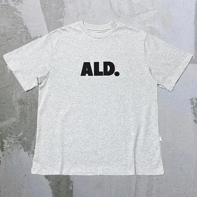 花灰色ALD字母 A33