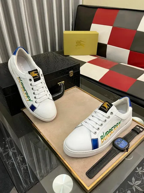Burberry Low-Top Sneaker Logo-Embroidered