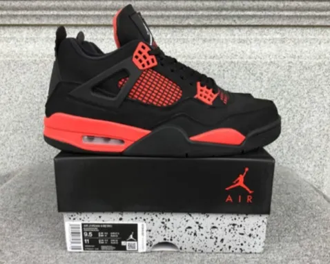 Air Jordan 4 Bred