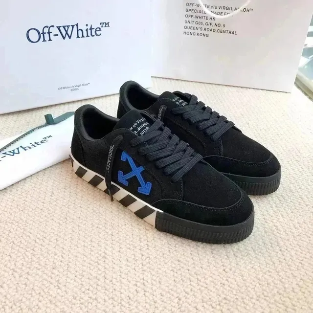 Off-White Low Top Sneaker Arrow Logo