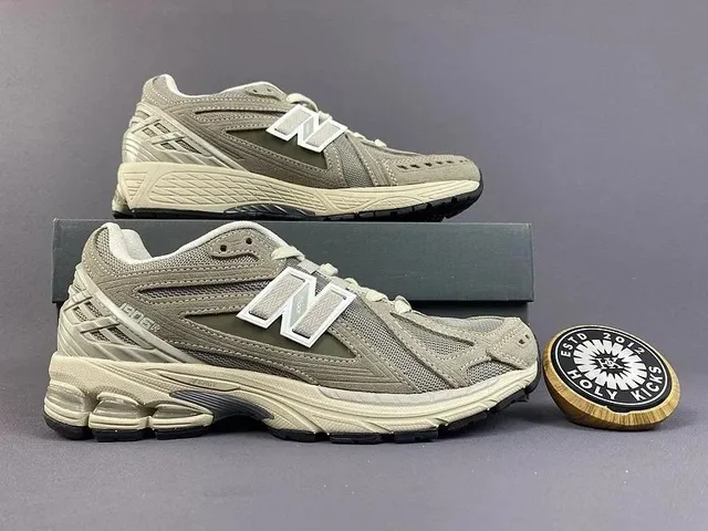 New Balance 2002R Olive Grey