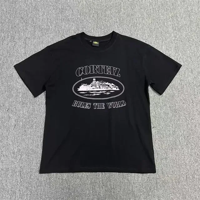 Graphic Tee Corteiz Rules The World