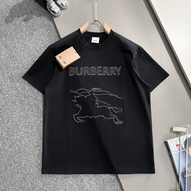 Burberry Equestrian Knight T-Shirt Outline Logo