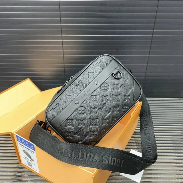 Louis Vuitton Multi Pochette Accessoires Monogram Empreinte