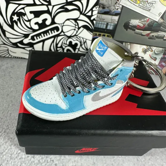 81. washed white and blue + box