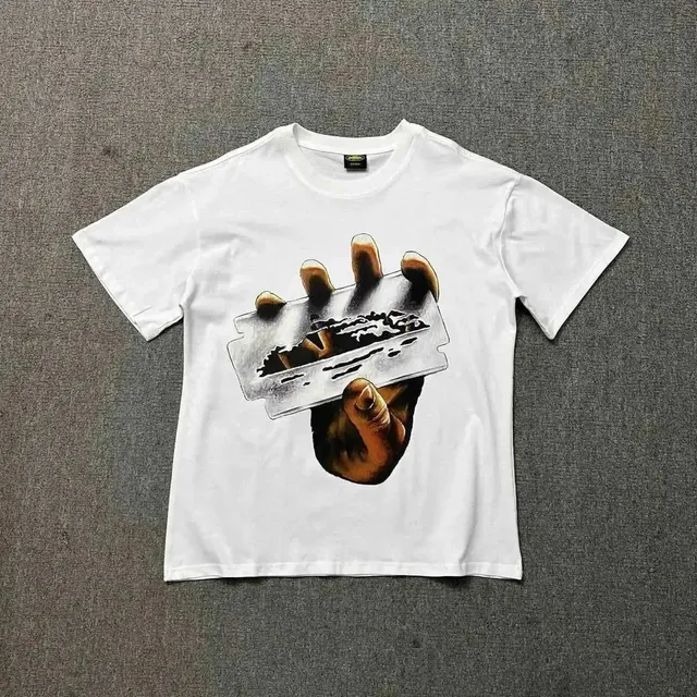 Graphic T-Shirt Razor Blade Print