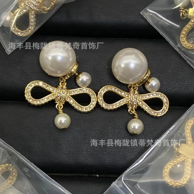 Bow Pearl Earrings Crystal-Embellished Bow with Pearls