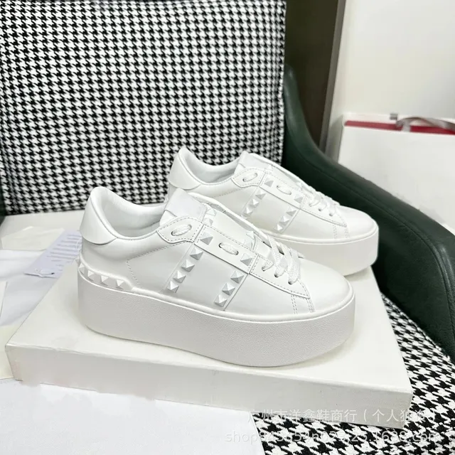 Valentino Rockstud Spike Triple White