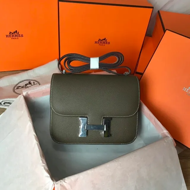Hermès Constance