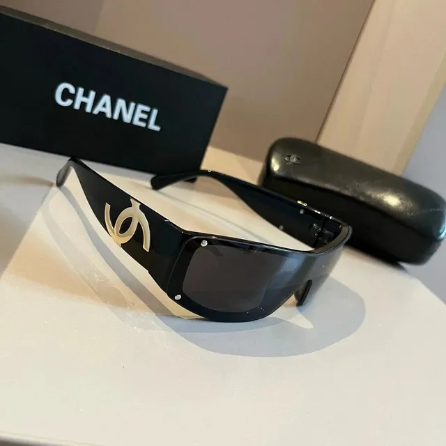 Chanel Sunglasses Gold CC Logo