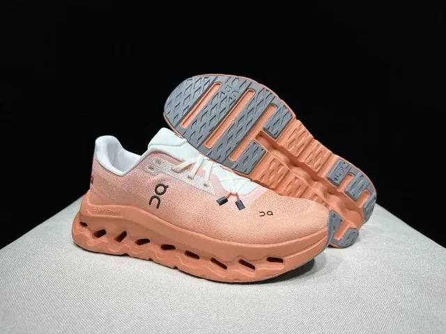 On Cloudmonster Coral Pink