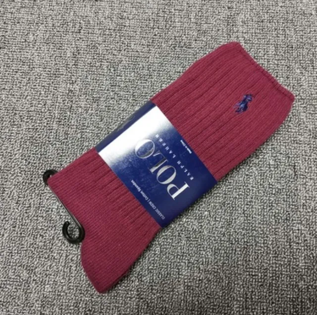 酒红色