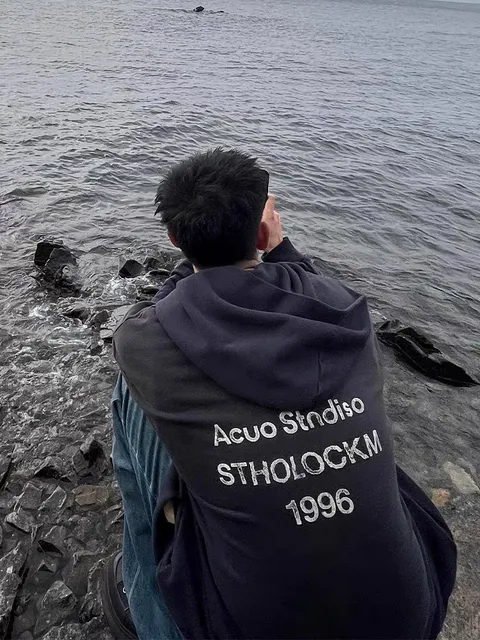 黑色毛圈卫衣