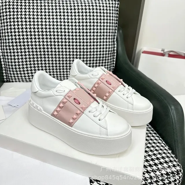 白色粉钉