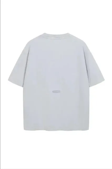 Oversized T-Shirt Minimal Back Patch