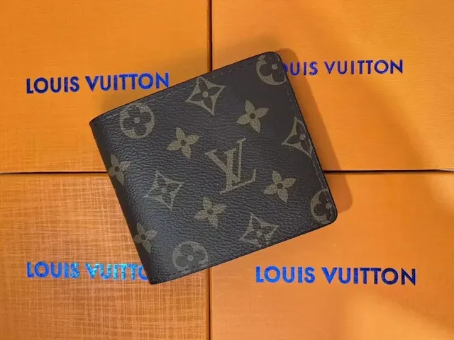 Louis Vuitton Bifold Wallet Monogram Canvas
