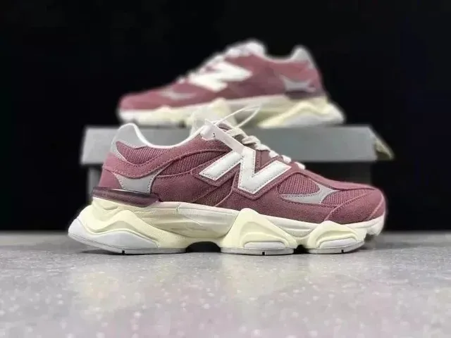 New Balance 2002R Dusty Rose