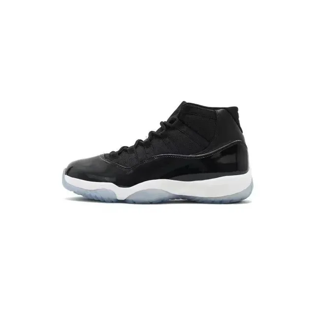 Air Jordan 11 Concord