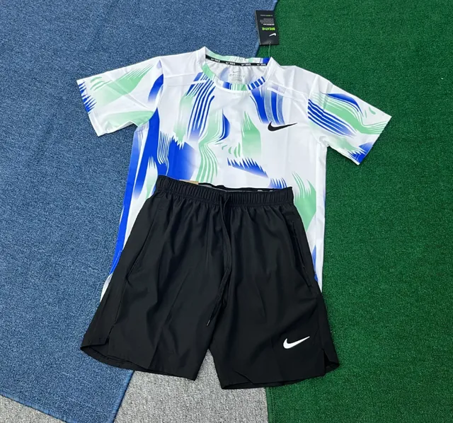 Nike Sportswear Set Abstract Print