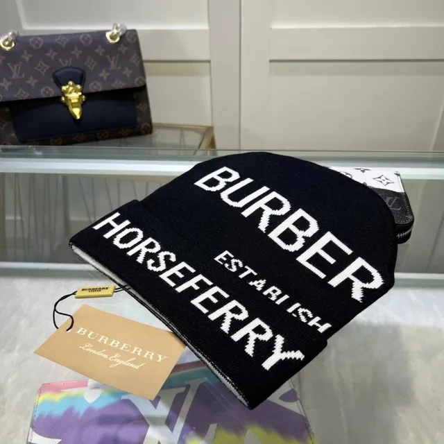Burberry Knit Beanie Horseferry Logo