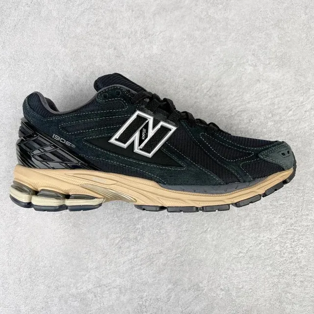 New Balance 1500 Black Beige