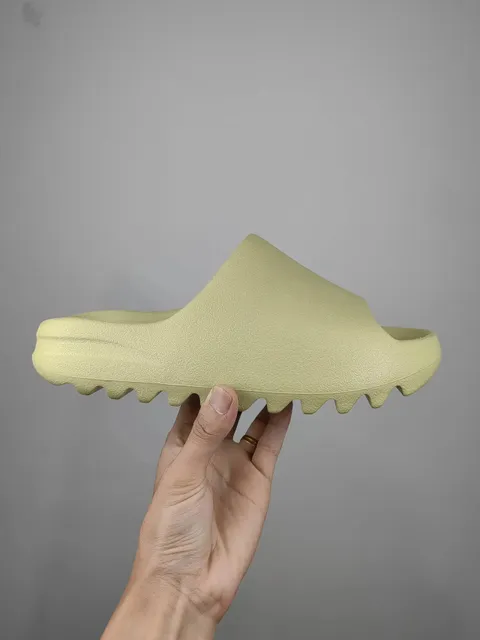 Yeezy Slide Static