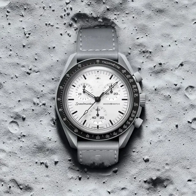 2Swatch × OMEGA