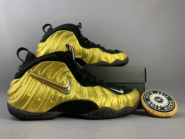 Nike Air Max TN Metallic Gold