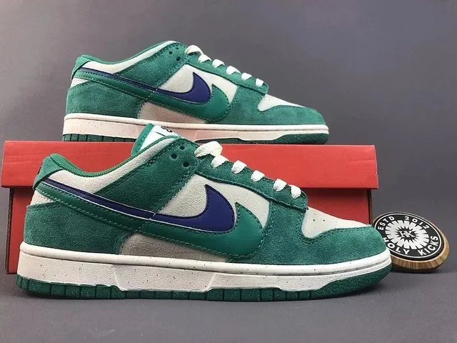 Nike Dunk Low Pine Green