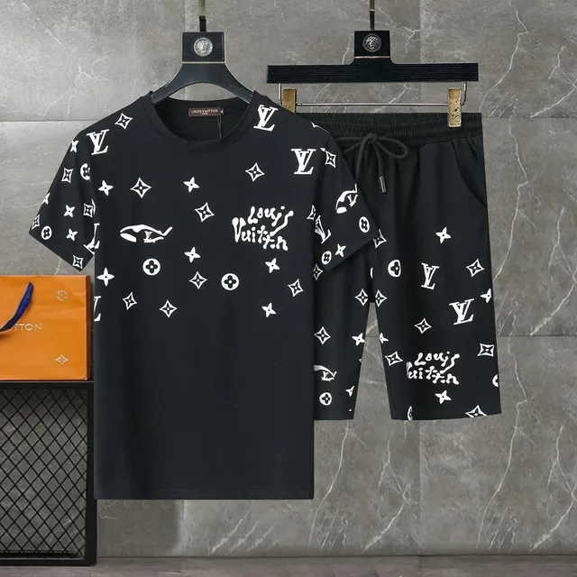 Louis Vuitton Monogram Print Set All-Over LV Logo