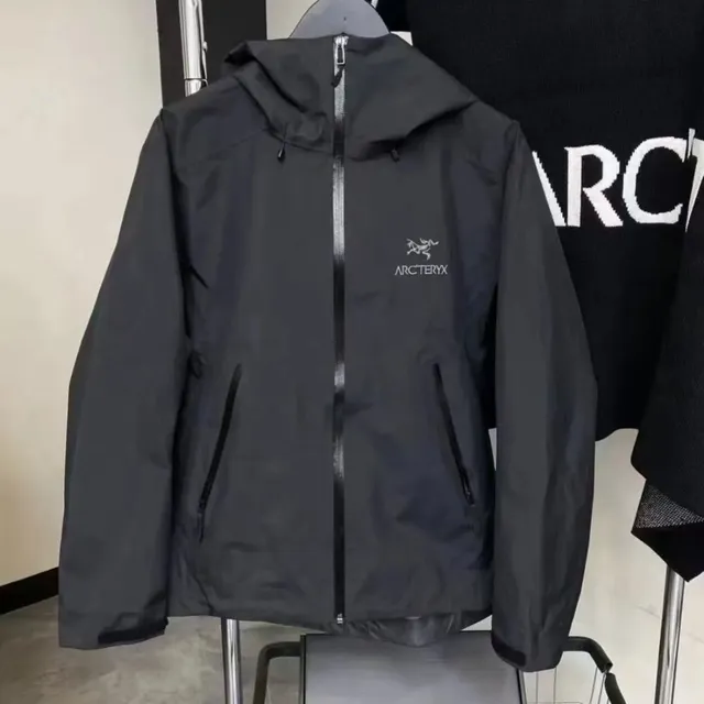 Arc'teryx Alpha SV Jacket Black