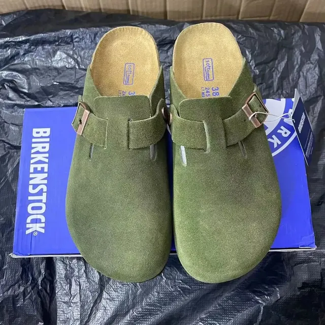 深绿色 Army green