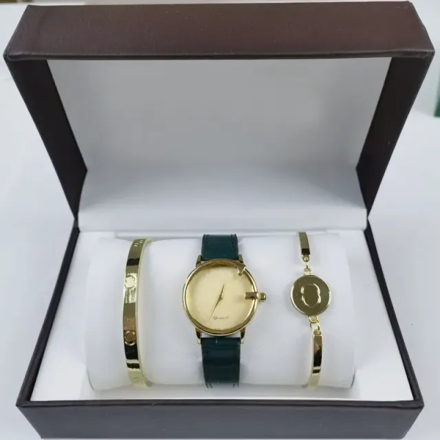 Gucci Quartz Watch Set Gold-tone with Green Strap