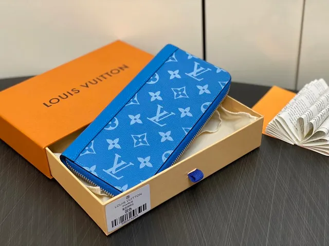 Louis Vuitton Zippy Wallet
