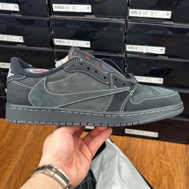 Air Jordan 1 Low Off-White Mocha