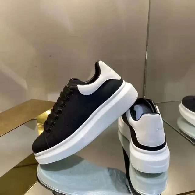 黑皮白尾
