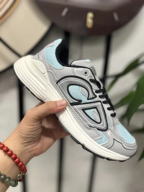 Balenciaga Triple S