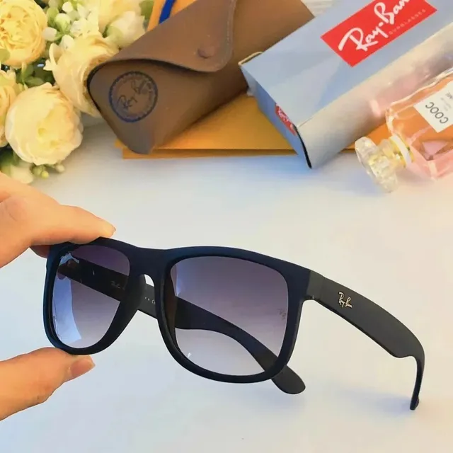 Ray-Ban Wayfarer Matte Black Gradient Lens