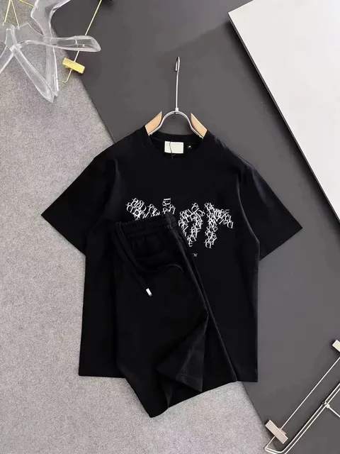 04黑色