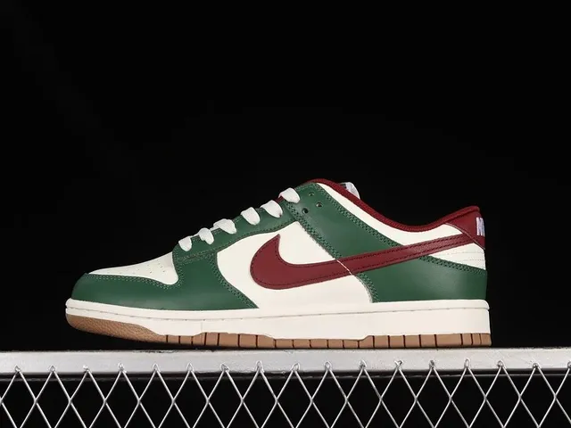 Nike Dunk Low Pine Green