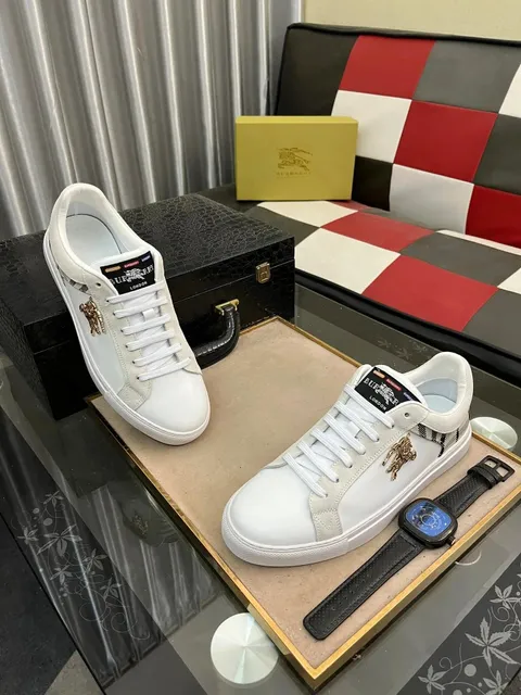 Burberry Low Top Sneaker Equestrian Knight Logo