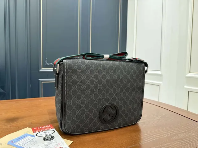 Gucci GG Marmont Messenger Bag Monogram Canvas
