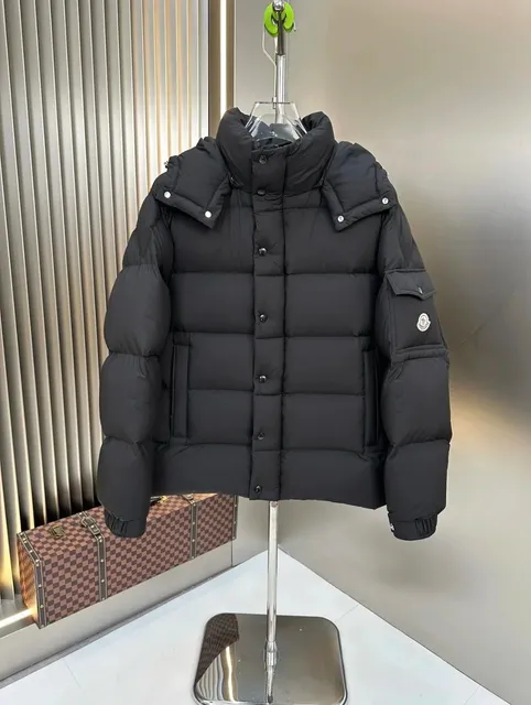 Moncler Down Jacket Classic Quilted