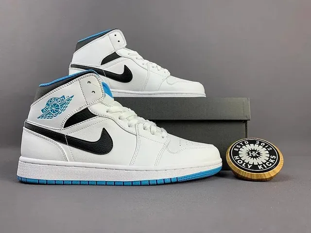 Air Jordan 1 Mid University Blue