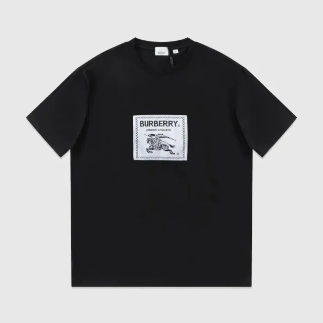 Burberry Graphic T-Shirt Equestrian Knight Patch