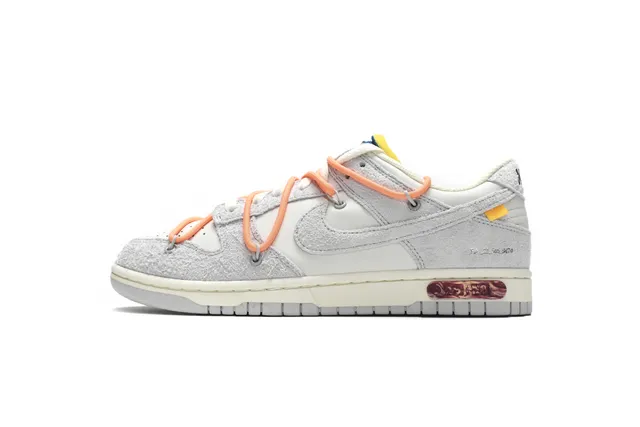 Nike × Off-White Dunk Low