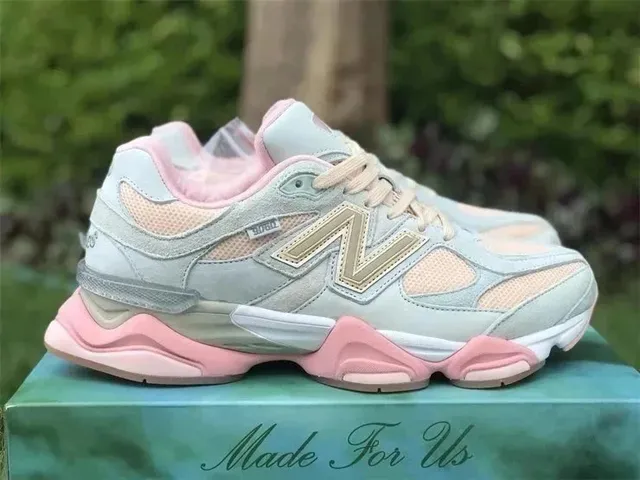 New Balance 2002R Pastel