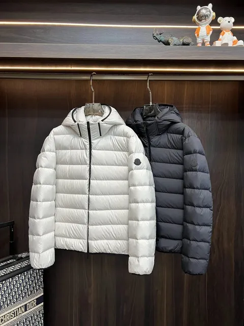 Moncler Short Puffer Jacket Quilted Hooded